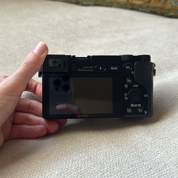 Sony - Alpha a6000 Mirrorless Camera - Picture 5 of 7